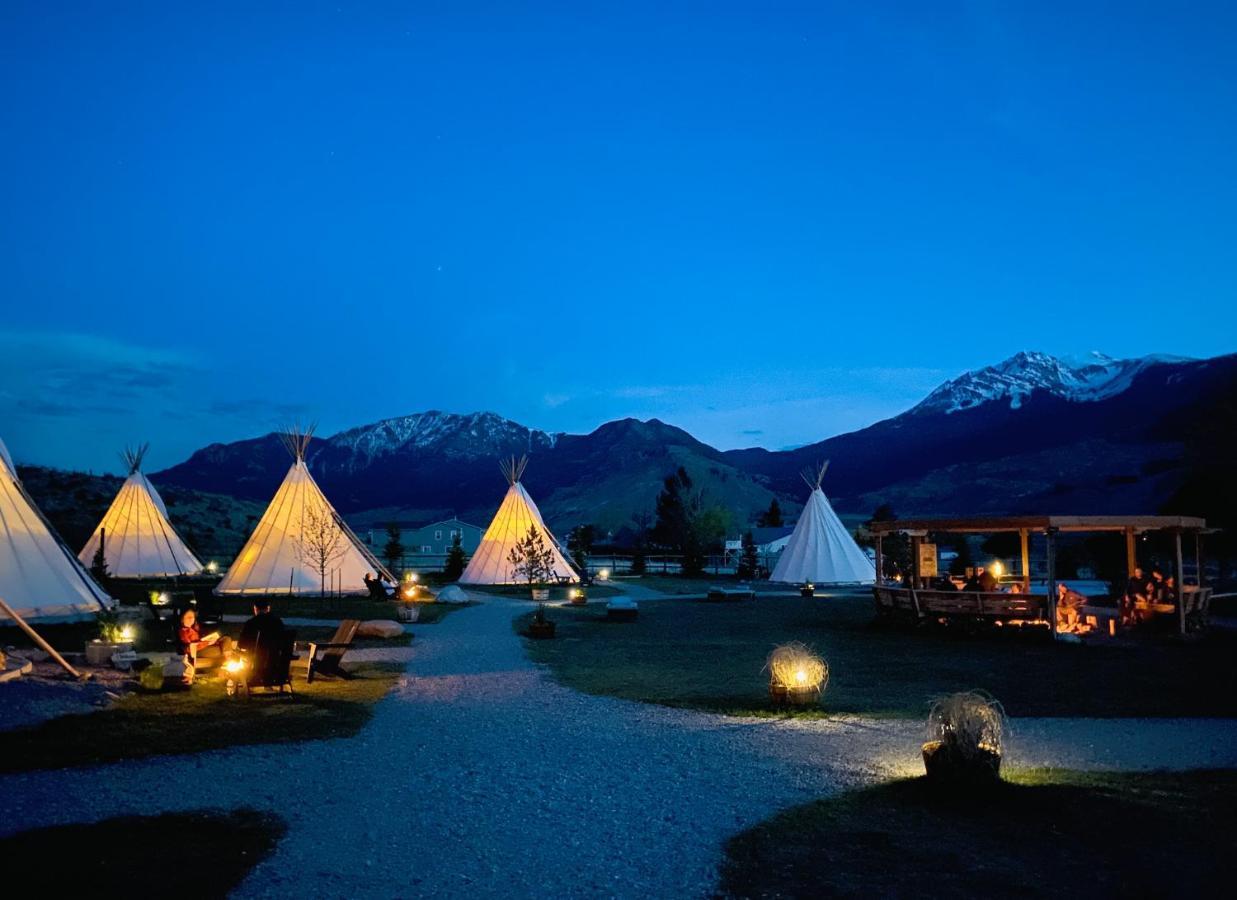 Dreamcatcher Tipi Hotel Gardiner Bagian luar foto