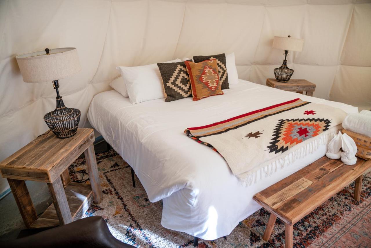 Dreamcatcher Tipi Hotel Gardiner Bagian luar foto