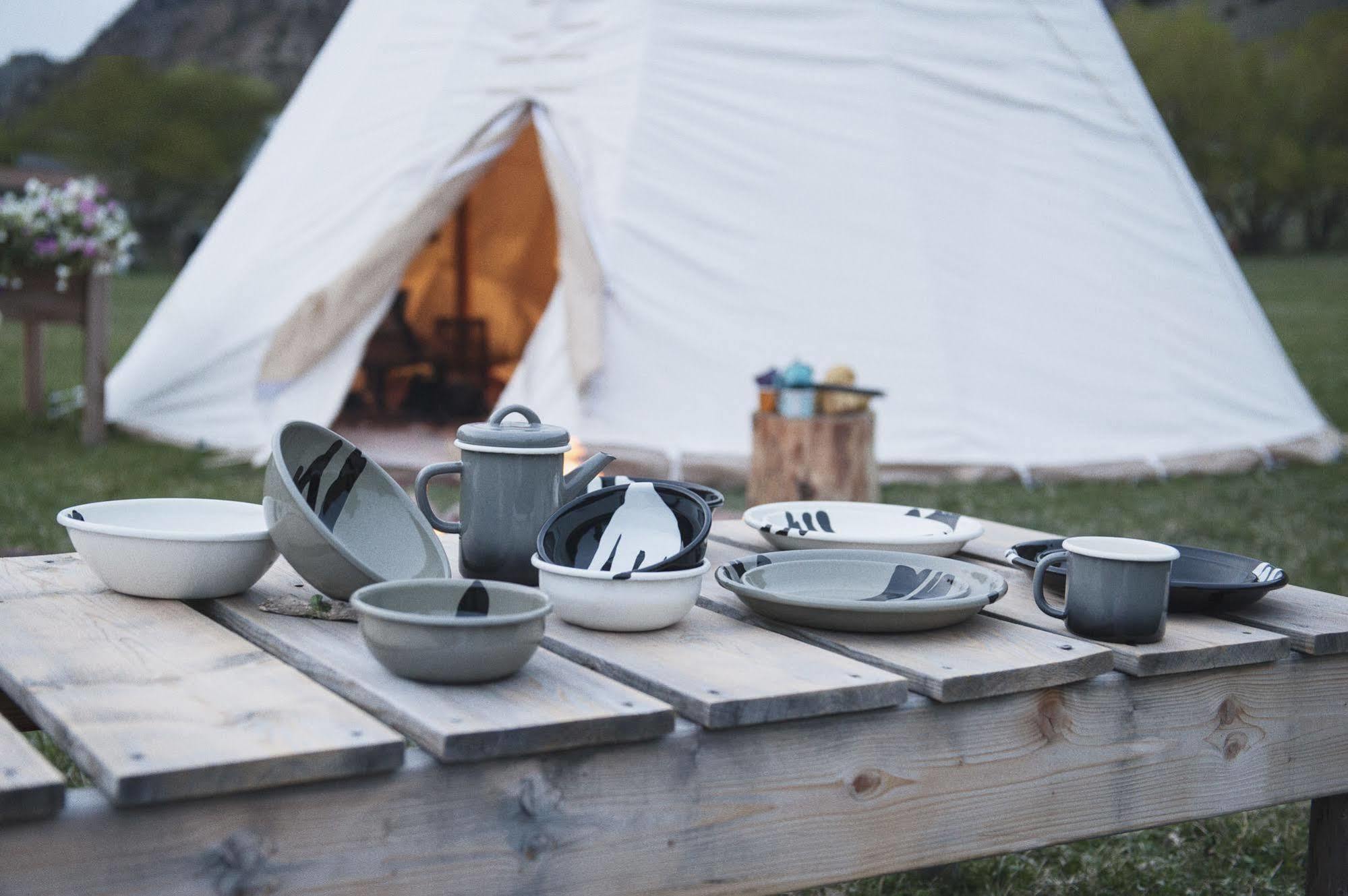 Dreamcatcher Tipi Hotel Gardiner Bagian luar foto