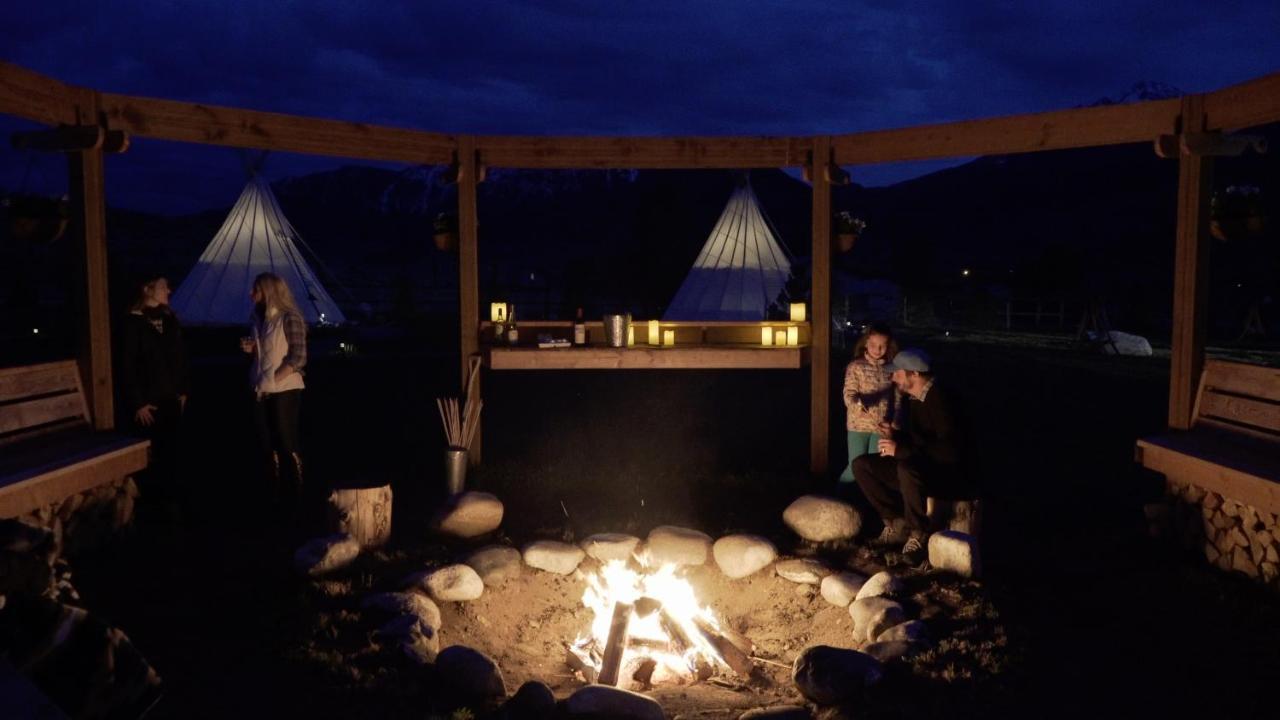 Dreamcatcher Tipi Hotel Gardiner Bagian luar foto